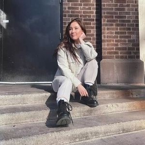 Meet your Posher, Crystal